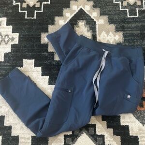 Figs dark harbor yola skinny pant